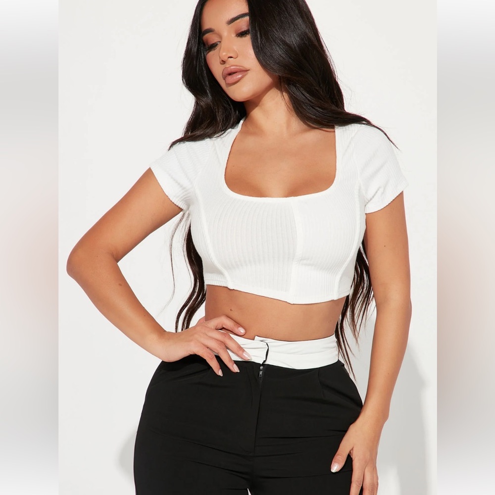 Fashion Nova ‘Crop Top’